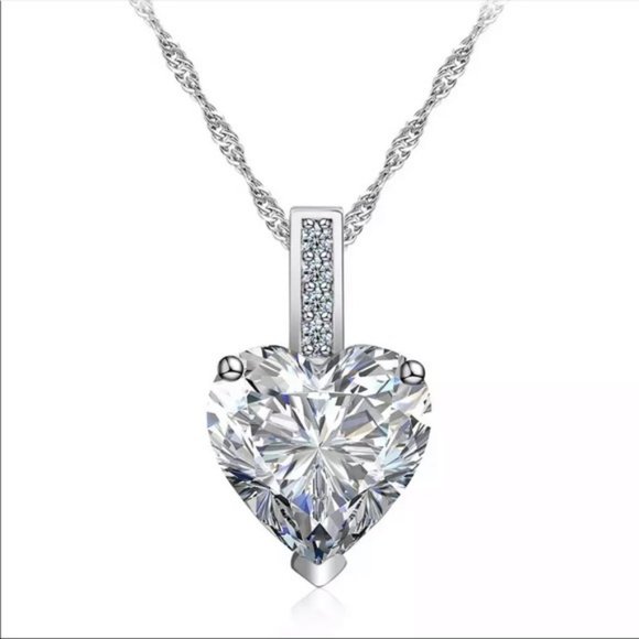 Beautiful Heart Pendant Saphire Necklace New